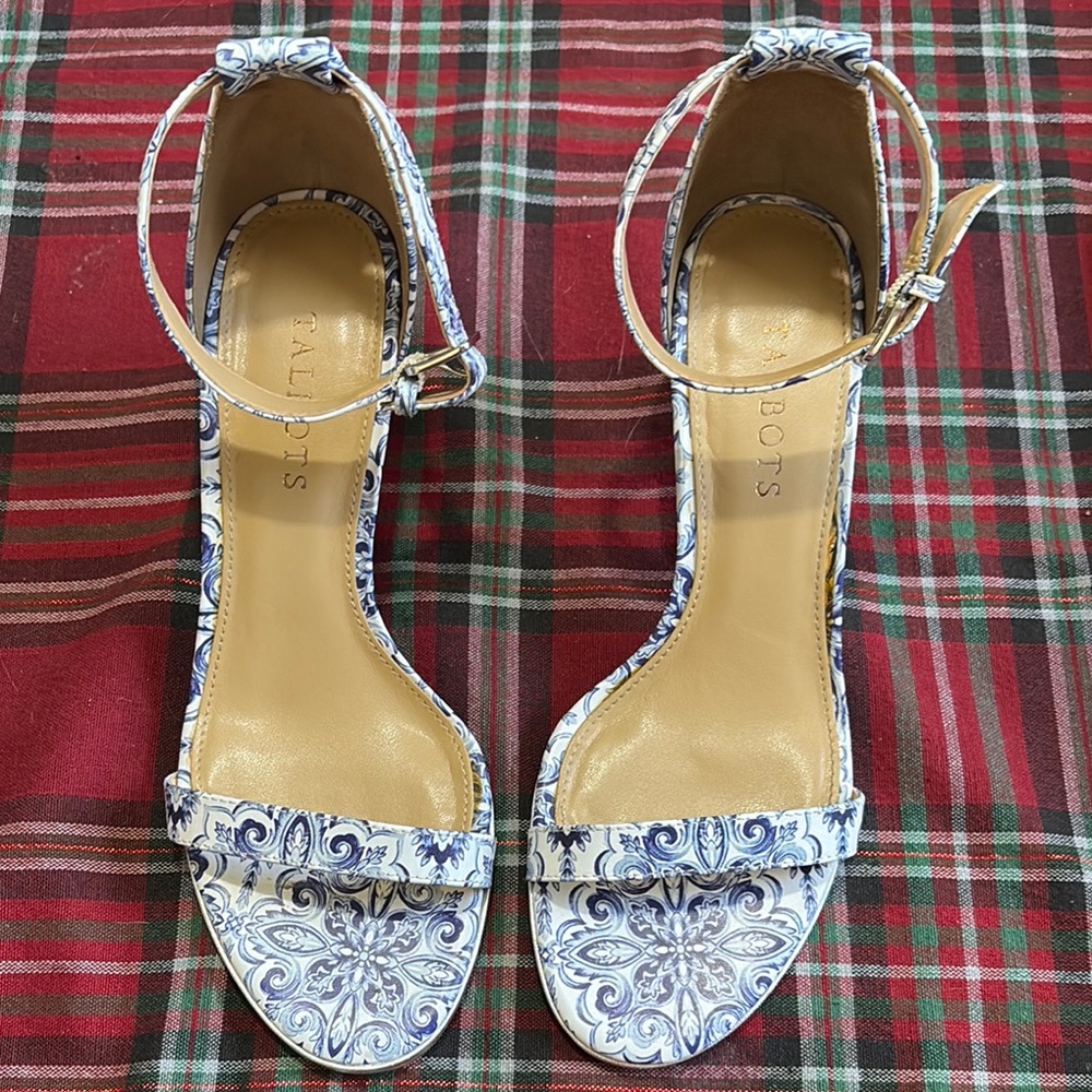 TALBOTS BLUE AND WHITE HEELED SANDALS